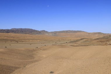Moğolistan 'ın Bayankhongor ilindeki Altai Gobi Dağları bölgesinde manzara. Yüksek kalite fotoğraf