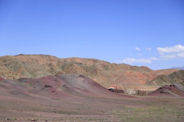 Gobi-Altai Dağları 'ndaki tepelerin renkleri, Moğolistan. Yüksek kalite fotoğraf