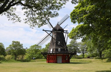 Kopenhag 'daki Kastellet kalesinin içindeki eski değirmen. Yüksek kalite fotoğraf