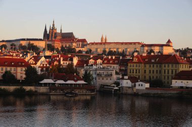Prag 'daki Mala Strana manzarası. Yüksek kalite fotoğraf