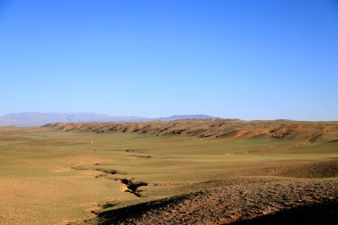 Moğolistan 'daki Ikh Bogd Dağı' nın çevresindeki manzara. Yüksek kalite fotoğraf