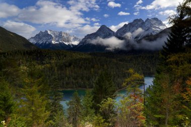 Tyrol 'daki Avusturya Alpleri manzarası. Yüksek kalite fotoğraf