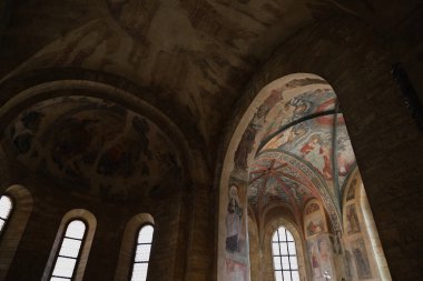 Prag 'daki Aziz Georges Bazilikası' nın iç manzarası. Yüksek kalite fotoğraf