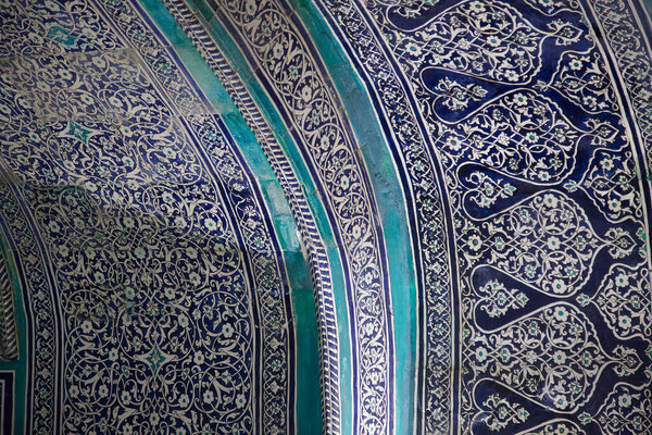 Интерьер мавзолея Махмуда Пахлавана в Хиве, Узбекистан. Высокое качество фото