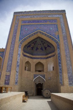 Özbekistan, Khiva 'daki Allakuli Han Madrasa manzarası. Yüksek kalite fotoğraf