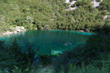 İtalya, Friuli Venezia Giulia 'daki Cornino Gölü manzarası. Yüksek kalite fotoğraf