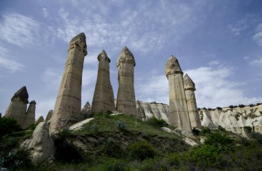 Kapadokya, Türkiye 'deki Aşk Vadisi' nin kaya oluşumları. Yüksek kalite fotoğraf