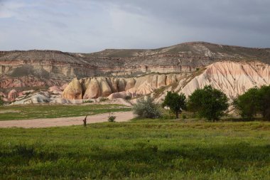 Türkiye 'nin Kapadokya kentindeki Gül Vadisi' nde kaya oluşumları. Yüksek kalite fotoğraf