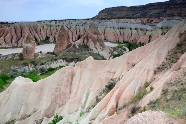 Türkiye 'nin Kapadokya kentindeki Gül Vadisi' nde kaya oluşumları. Yüksek kalite fotoğraf