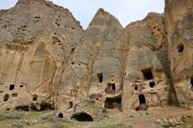 Türkiye 'deki kayaların üzerine dini binaları oyulmuş olan Selime Katedrali. Yüksek kalite fotoğraf