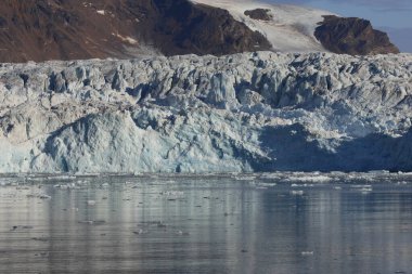 Svalbard 'daki Lilliehookbreen Fjord' un Buz Renkleri. Yüksek kalite fotoğraf