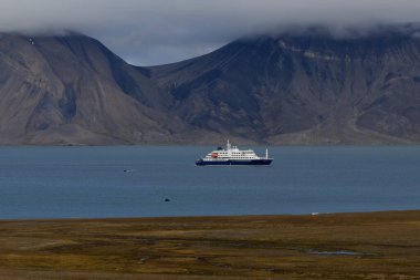 Svalbard 'daki Bamsebu diyarında manzara. Yüksek kalite fotoğraf