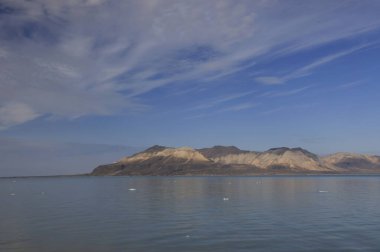 Svalbard 'daki Krossfjorden manzarası. Yüksek kalite fotoğraf