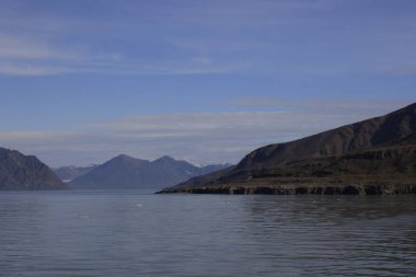 Svalbard 'daki Krossfjorden manzarası. Yüksek kalite fotoğraf