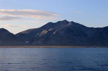 Svalbard 'daki Krossfjorden manzarası. Yüksek kalite fotoğraf