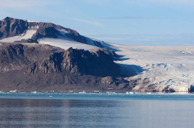 Svalbard 'daki Lilliehookbreen Fjord' un Buz Renkleri. Yüksek kalite fotoğraf