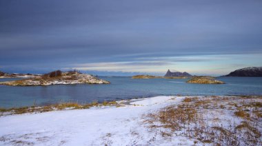 Norveç 'teki Sommaroy' un muhteşem çevresi, renkler ve atmosfer. Yüksek kalite fotoğraf