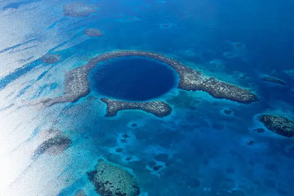 Mavi Delik 'in havadan görünüşü, Belize. Yüksek kalite fotoğraf