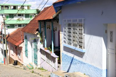 Flores, Guatemala 'daki evlerin renkleri. Yüksek kalite fotoğraf