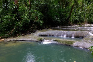 Yedi Sunak Şelalesi Havuzu, Livingston, Guatemala. Yüksek kalite fotoğraf