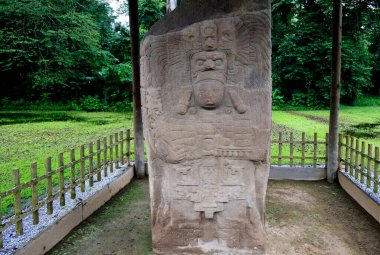 Quirigua Sitesi, Guatemala 'da Maya Stele. Yüksek kalite fotoğraf