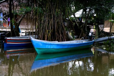 Rio Dulce, Guatemala 'nın sakin suları. Yüksek kalite fotoğraf
