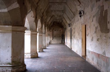 La Merced, Antigua, Guatemala Manastırı 'nın Colonnade' ı. Yüksek kalite fotoğraf