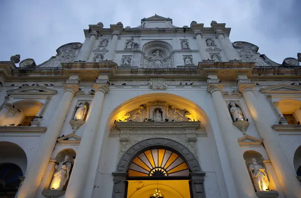 Antigua Katedrali cephesi, Guatemala. Yüksek kalite fotoğraf