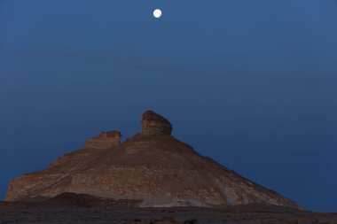 Mısır 'ın Agabat Vadisi' nde bir gece. Yüksek kalite fotoğraf