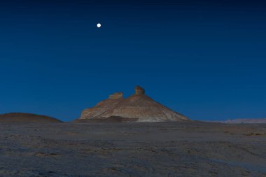Mısır 'ın Agabat Vadisi' nde bir gece. Yüksek kalite fotoğraf