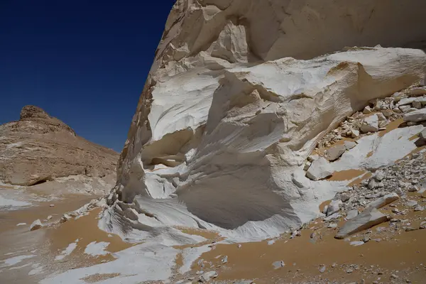 Mısır 'daki Agabat Vadisi' nde kaya oluşumları. Yüksek kalite fotoğraf