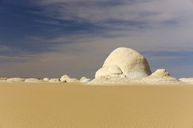 Eski Beyaz Çöl 'ün garip kaya oluşumları, Mısır. Yüksek kalite fotoğraf
