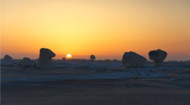 Beyaz Çöl 'ün şafak ışıkları, Mısır. Yüksek kalite fotoğraf
