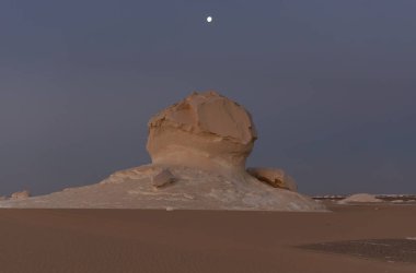 Beyaz Çöl 'ün şafak ışıkları, Mısır. Yüksek kalite fotoğraf