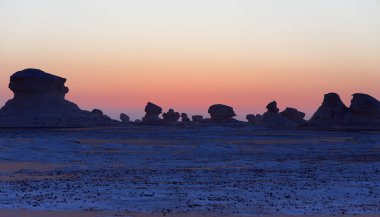 Beyaz Çöl 'ün şafak ışıkları, Mısır. Yüksek kalite fotoğraf