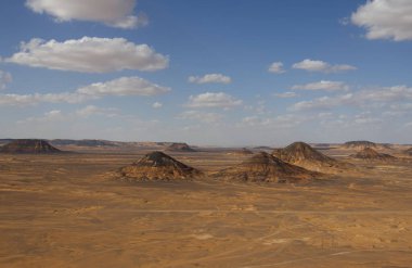 Mısır 'daki Kara Çöl' ün Mars manzarası. Yüksek kalite fotoğraf