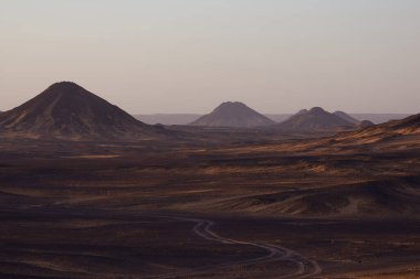 Mısır 'daki Kara Çöl' ün Mars manzarası. Yüksek kalite fotoğraf