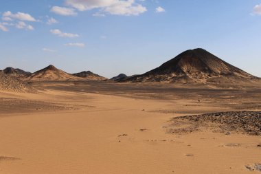 Mısır 'daki Kara Çöl' ün Mars manzarası. Yüksek kalite fotoğraf
