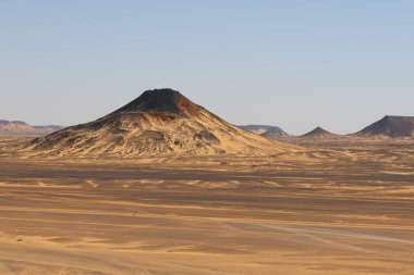 Mısır 'daki Kara Çöl' ün Mars manzarası. Yüksek kalite fotoğraf