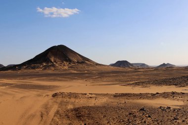 Mısır 'daki Kara Çöl' ün Mars manzarası. Yüksek kalite fotoğraf