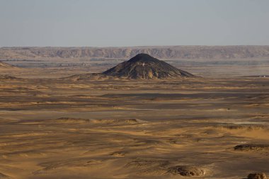 Mısır 'daki Kara Çöl' ün Mars manzarası. Yüksek kalite fotoğraf