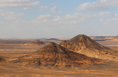 Mısır 'daki Kara Çöl' ün Mars manzarası. Yüksek kalite fotoğraf