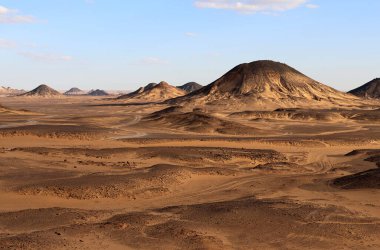 Mısır 'daki Kara Çöl' ün Mars manzarası. Yüksek kalite fotoğraf