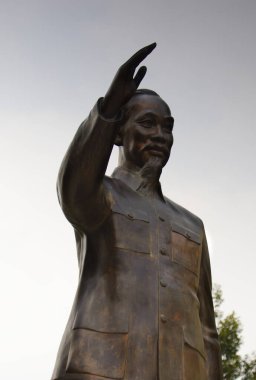 Ho Chi Minh 'in heykeli aynı isimle Vietnam' da. Yüksek kalite fotoğraf
