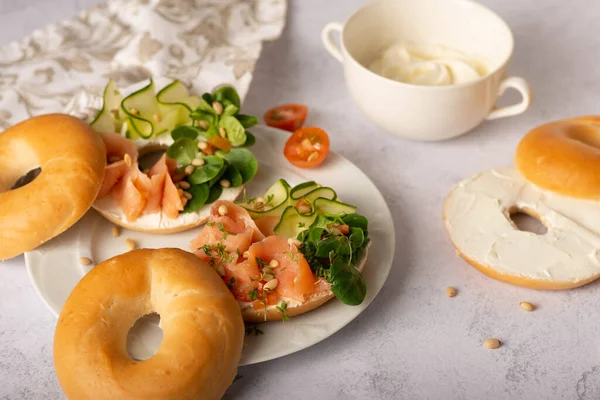 Food Lunch Brunch Meal Plate Plating Concept Bagels Smoked Salmon — Stock Photo, Image