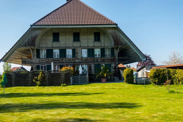 スイス 村のスイスの古代の家 スイスの伝統建築 — ストック写真