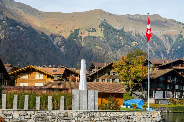 Nádherné Jezero Brienzersee Švýcarsku Švýcarské Vesnice Něm — Stock fotografie