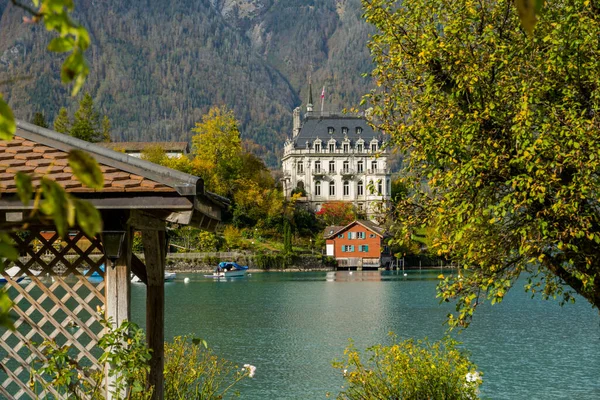 Υπέροχη Λίμνη Brienzersee Στην Ελβετία Και Ελβετικά Χωριά Αυτό — Φωτογραφία Αρχείου
