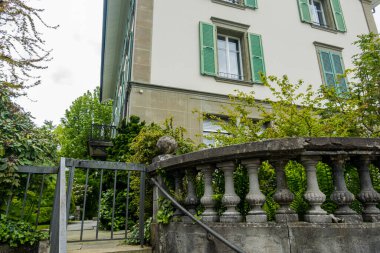 23.07.22 Switzerland. Muhteşem antik Burgdorf şehri. Antik evler ve sokaklar