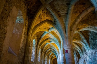 25.06.22 Switzerland. Chillon kalesinin içinde. Güzel Toulon Kalesi, manzaralar ve içerisi